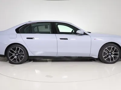 2025 BMW 7 Series 735i