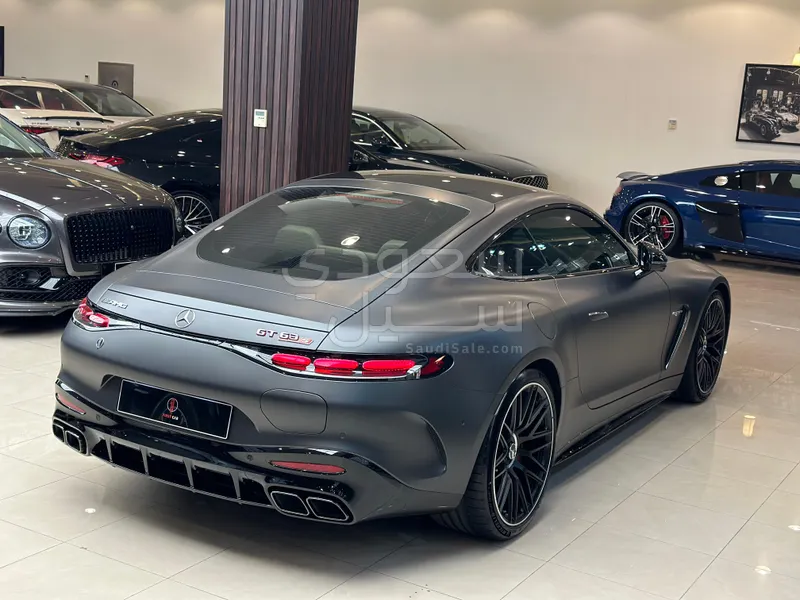 2025 مرسيدس - بنز جي تي 63إس
