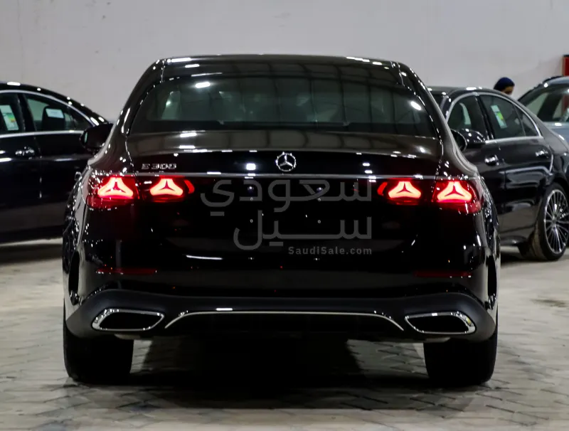 2025 مرسيدس - بنز إي 300