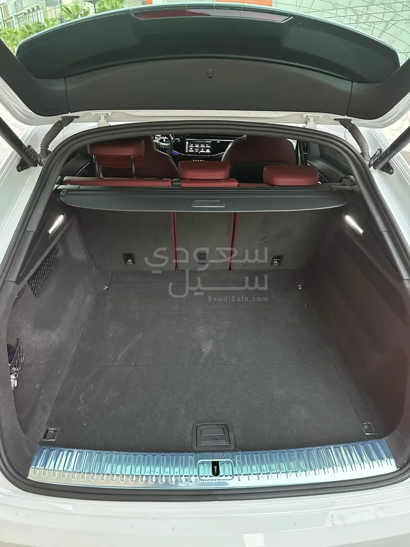 2023 اودي اس كيو 8