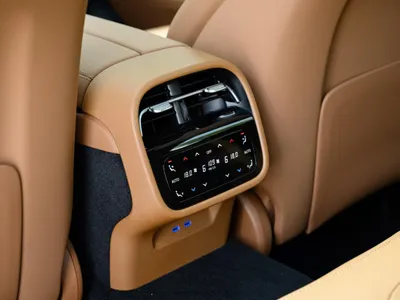 2025 Mercedes-Benz E 200 AMG