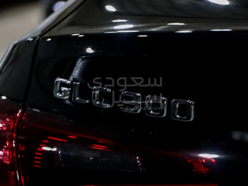 2025 Mercedes-Benz GLC 300