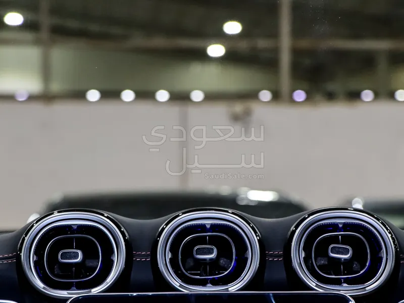 2025 Mercedes-Benz GLC 300