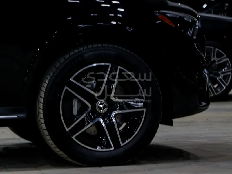 2025 Mercedes-Benz GLC 300