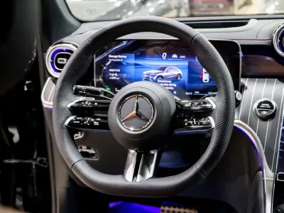 2025 Mercedes-Benz GLC 300