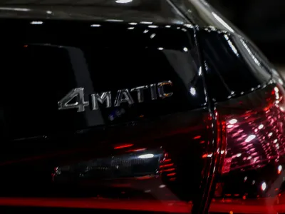 2025 Mercedes-Benz GLC 300