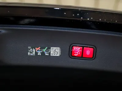 2025 Mercedes-Benz GLC 300