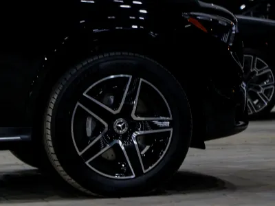 2025 Mercedes-Benz GLC 300