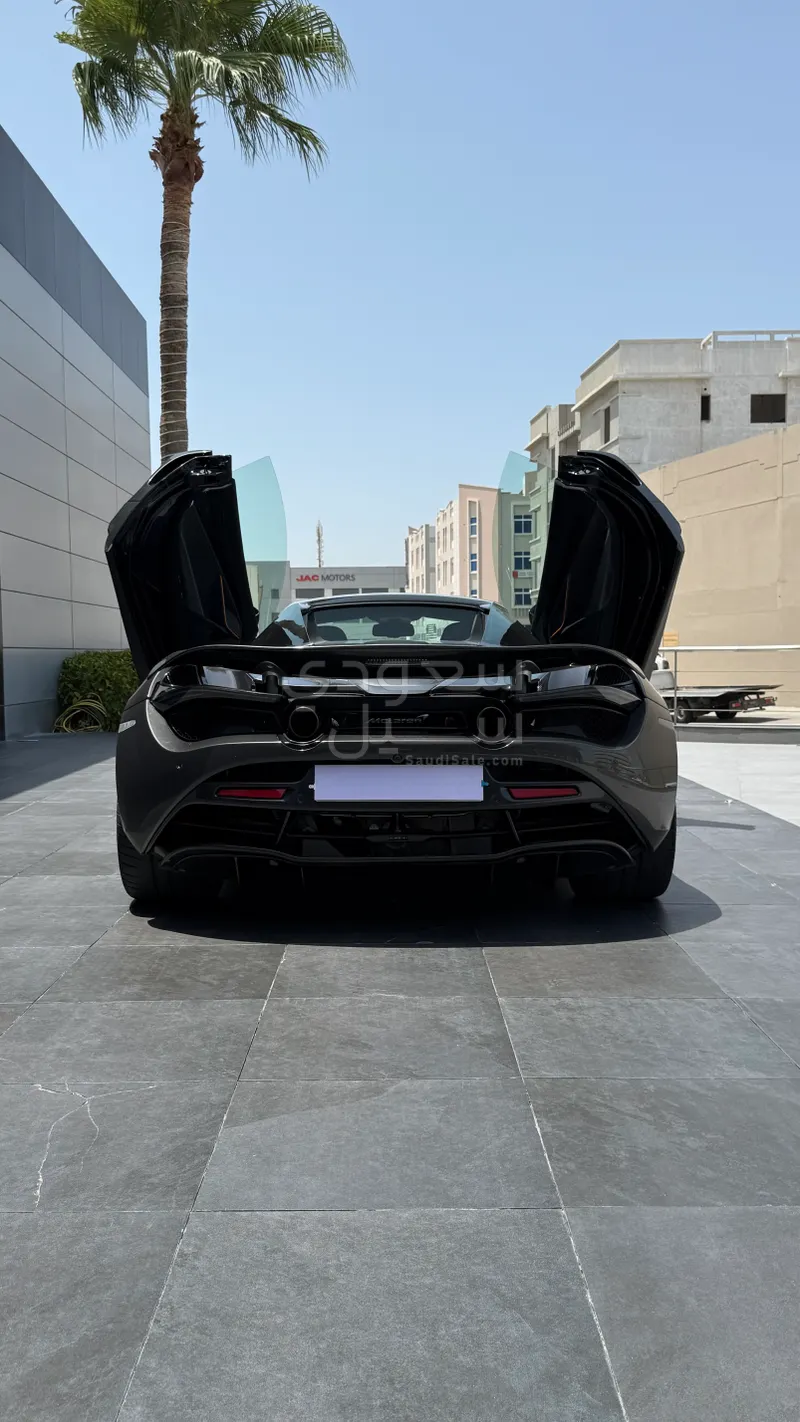 2022 مكلارين 720 إس