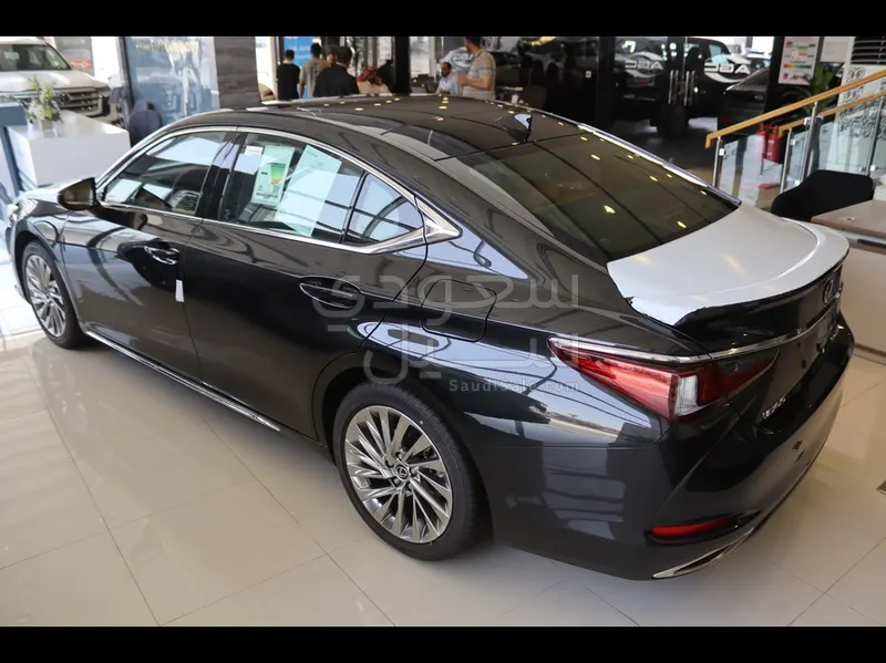 2025 Lexus ES 350