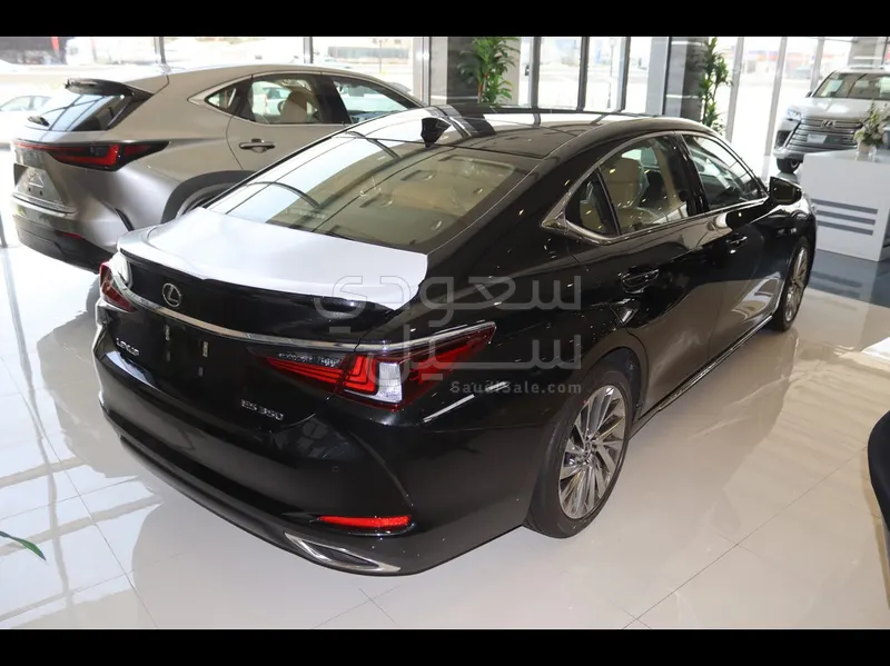 2025 Lexus ES 350