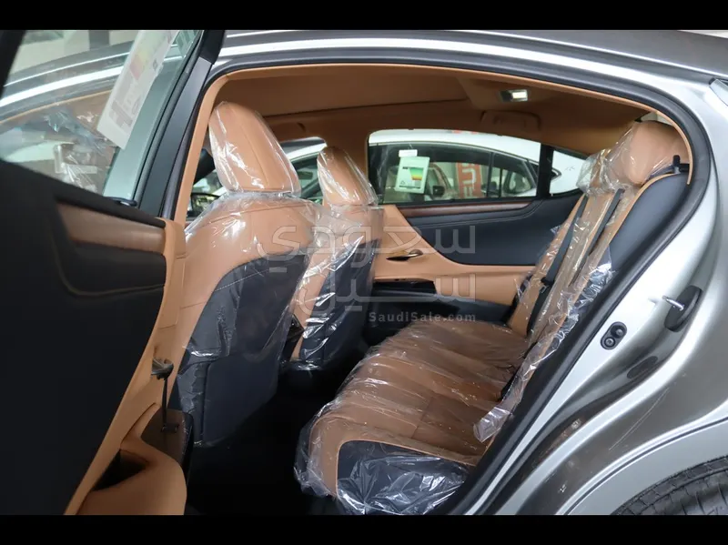 2025 Lexus ES 350
