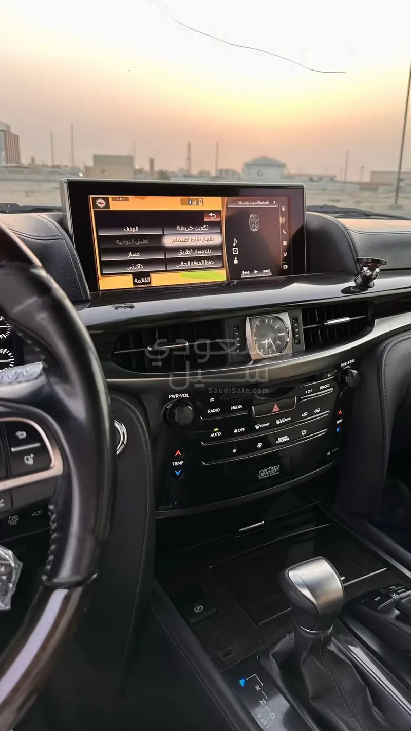 2017 Lexus LX 570