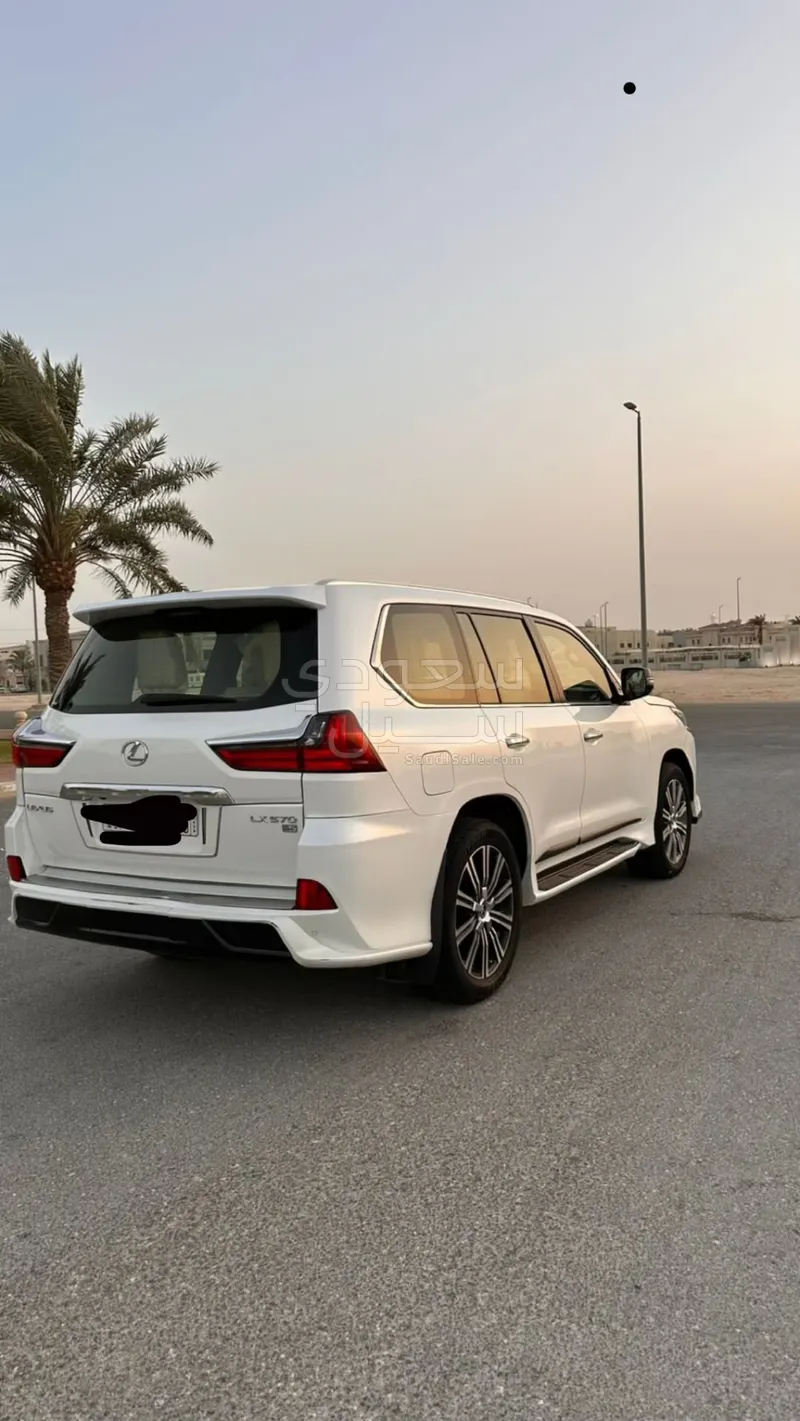 2017 Lexus LX 570
