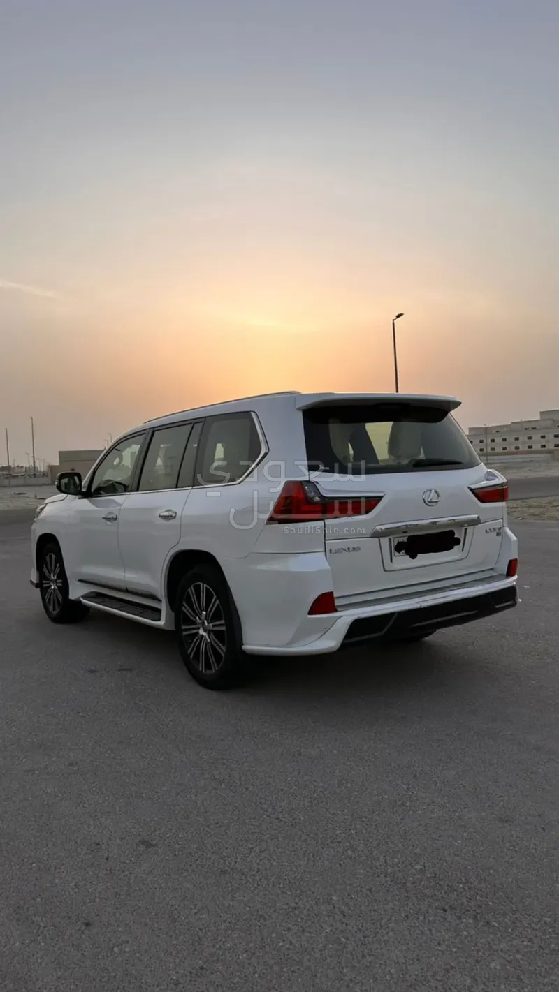 2017 Lexus LX 570
