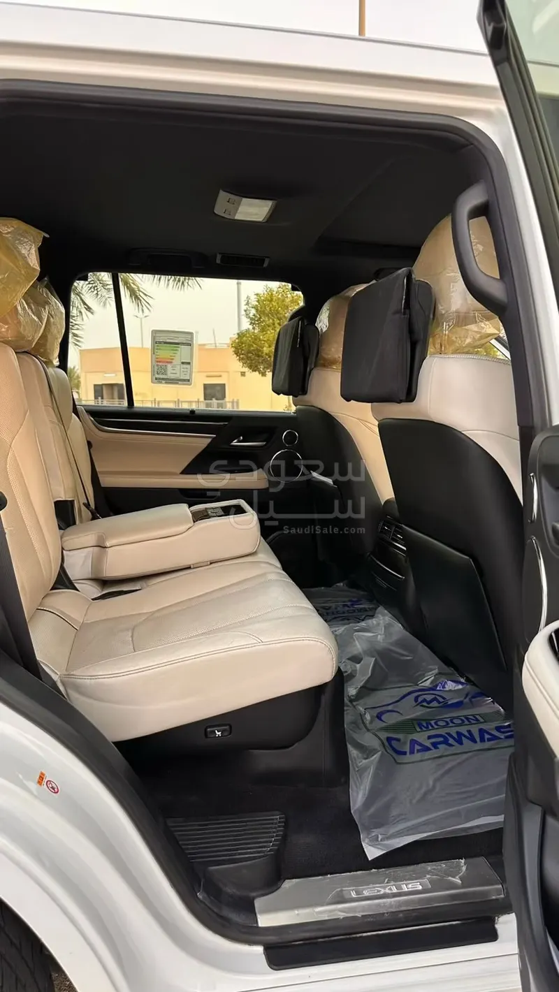 2017 Lexus LX 570