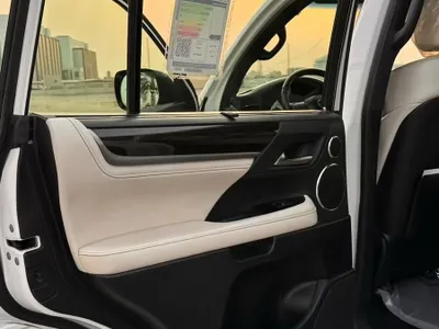 2017 Lexus LX 570