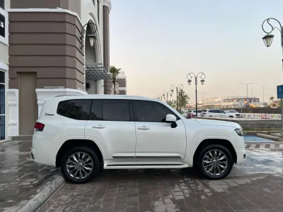 2022 تويوتا لاند كروزر جي اكس ار
