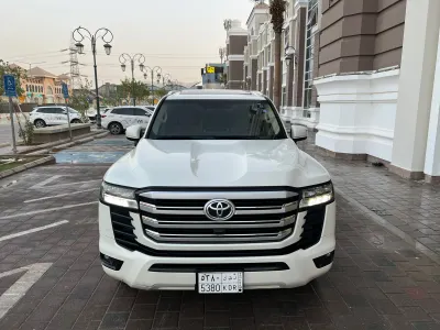 2022 تويوتا لاند كروزر جي اكس ار