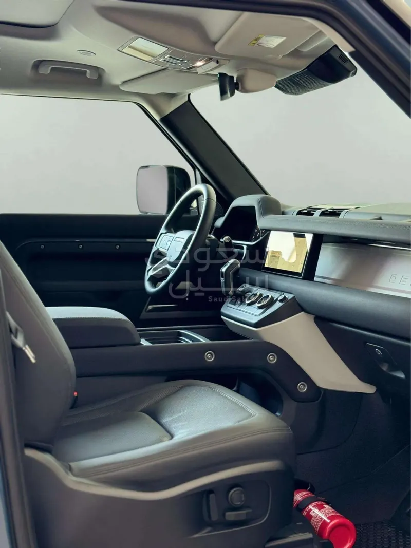 2023 Land Rover Defender 90