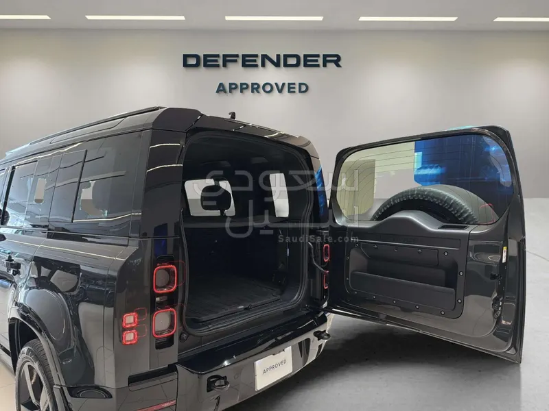 2023 Land Rover Defender 90