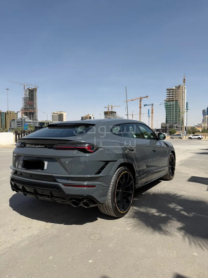 2023 لمبرجيني اوروس اس