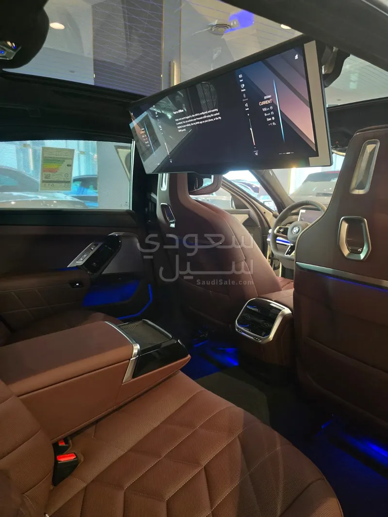 2025 BMW 7 Series 735i