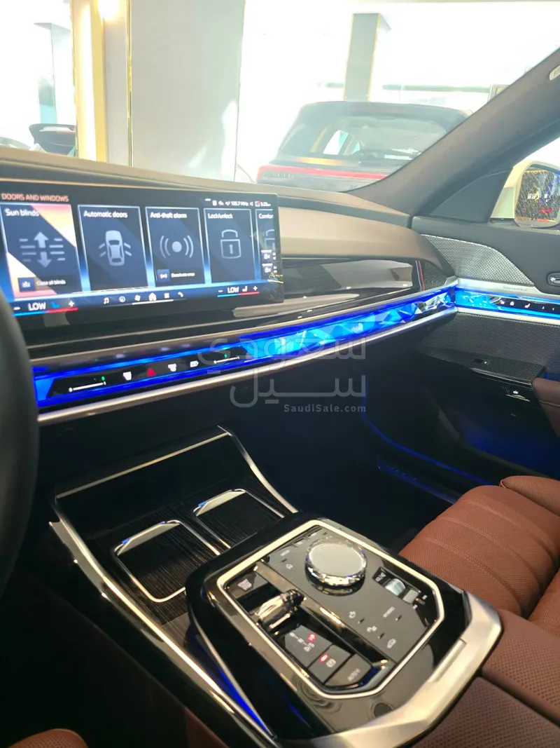 2025 BMW 7 Series 735i