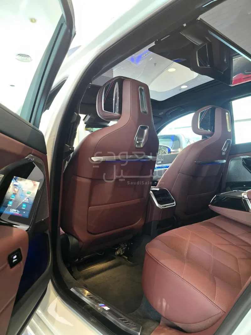 2025 BMW 7 Series 735i