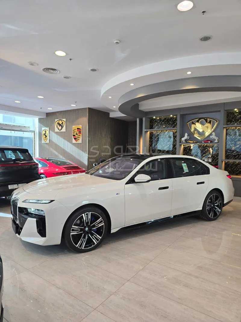 2025 BMW 7 Series 735i