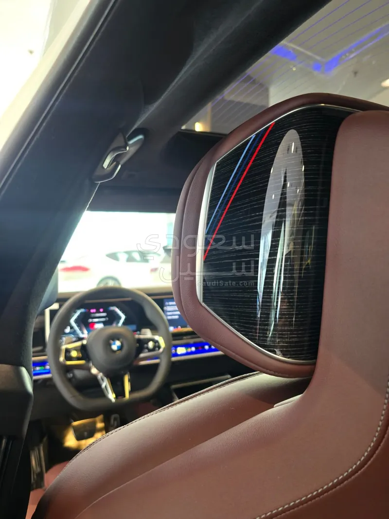 2025 BMW 7 Series 735i