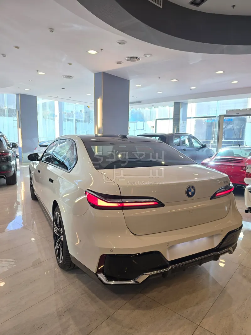 2025 BMW 7 Series 735i