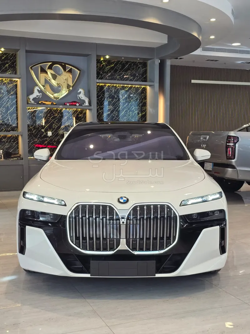 2025 BMW 7 Series 735i
