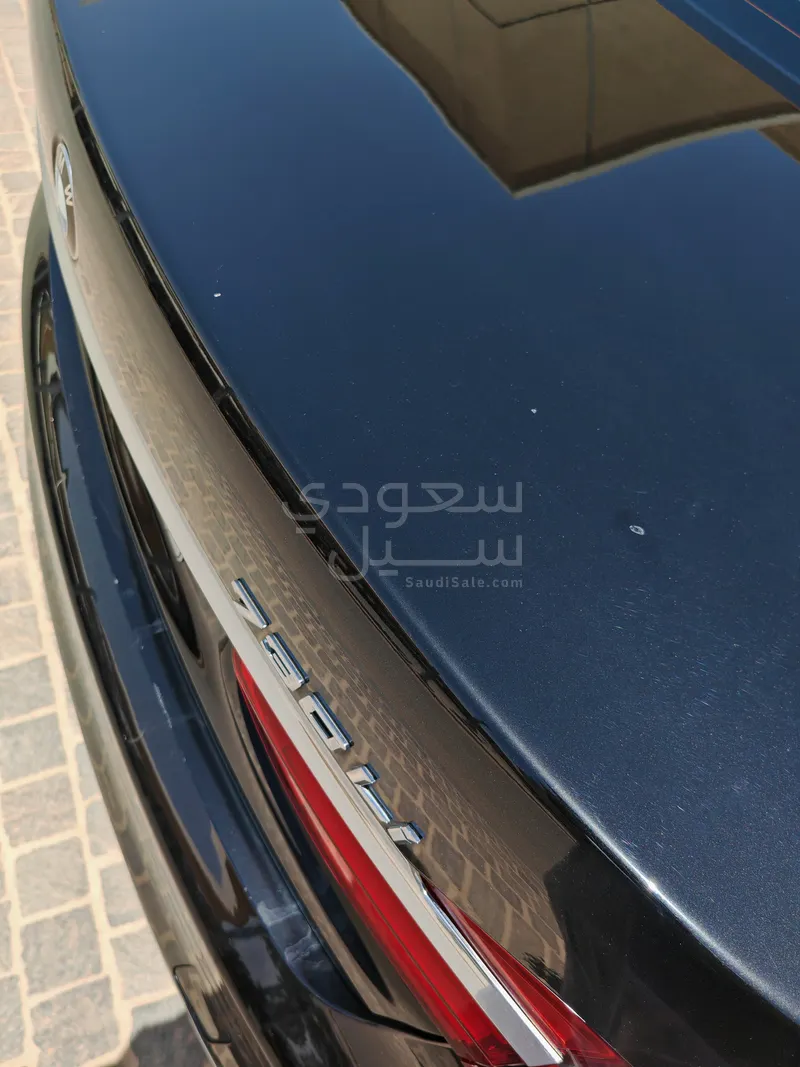2018 بي ام دبليو الفئة السابعة 730 إل أي
