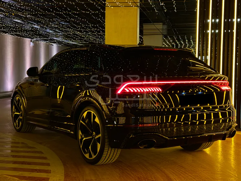 2021 Audi Q8 RS