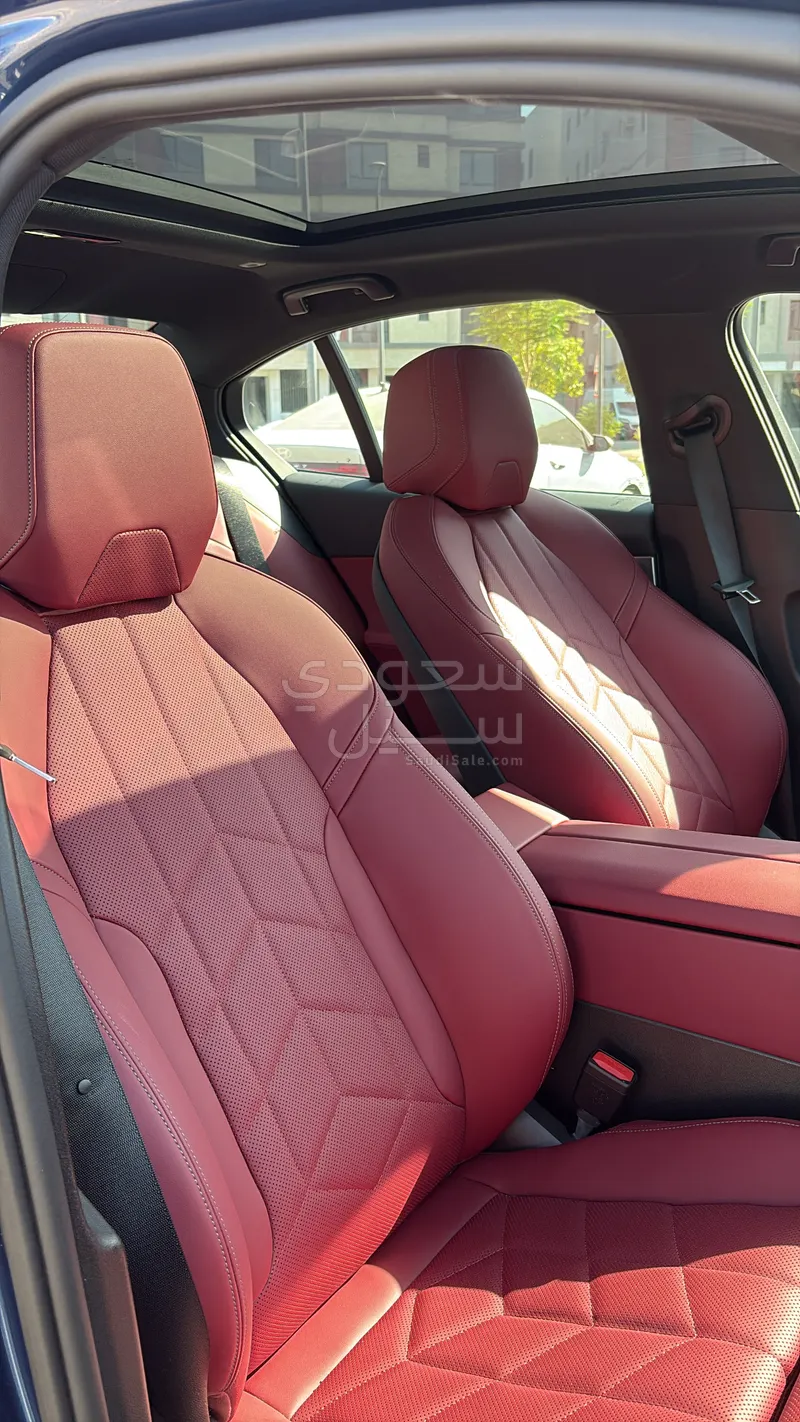 2024 BMW 5 Series 520i Mkit