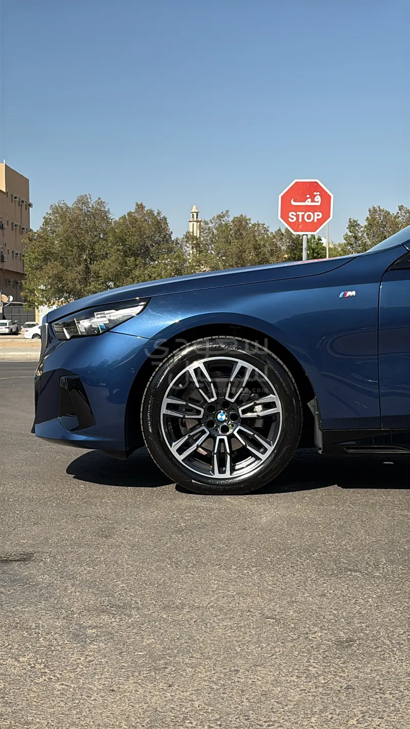 2024 BMW 5 Series 520i Mkit