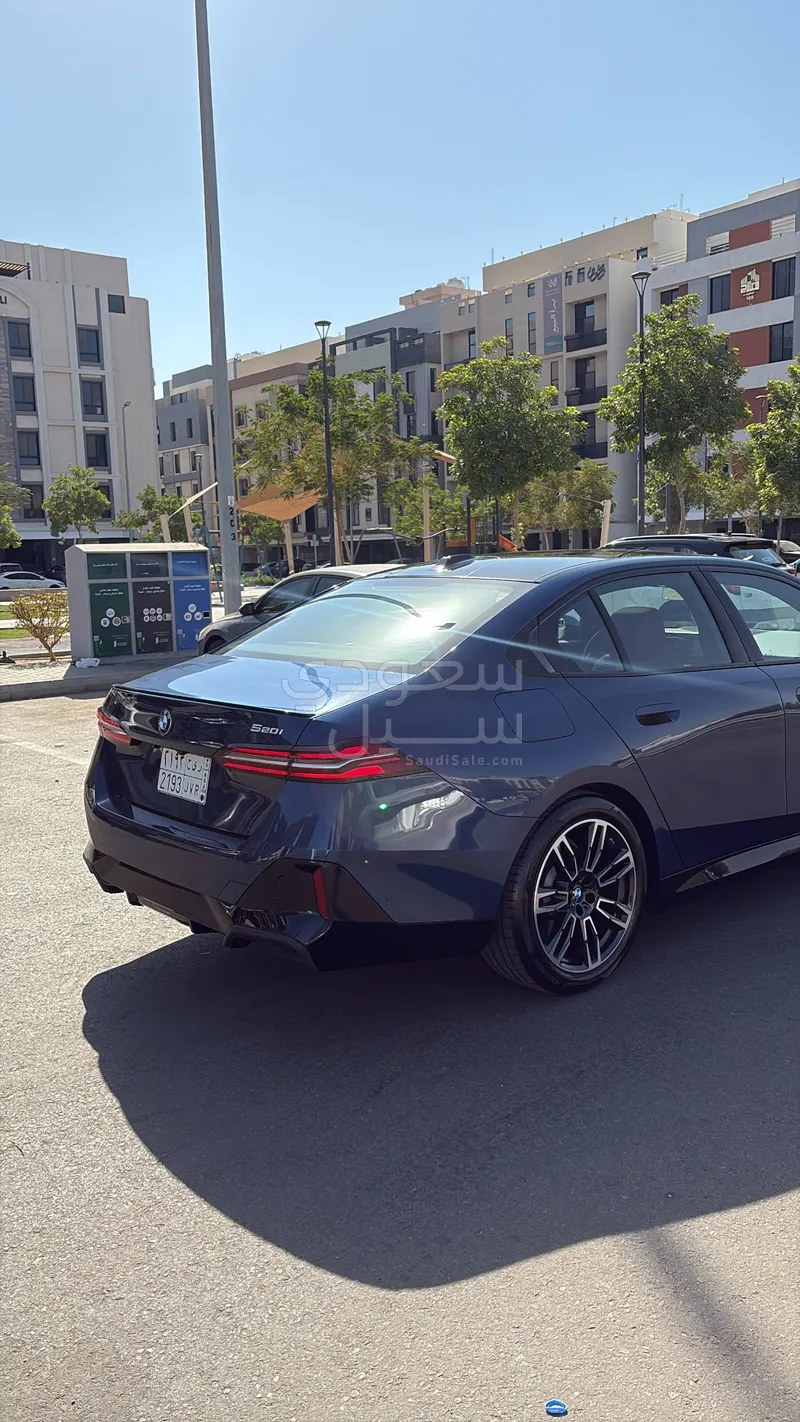 2024 BMW 5 Series 520i Mkit
