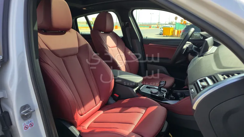 2025 BMW X Series 4