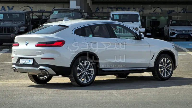 2025 BMW X Series 4