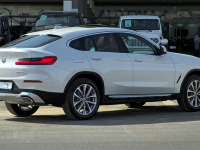 2025 BMW X Series 4