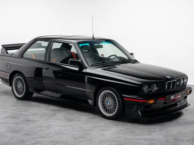 1990 بي ام دبليو الفئة ام إم 3