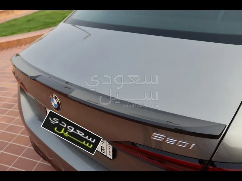 2024 بي ام دبليو الفئة الخامسة 520 أي