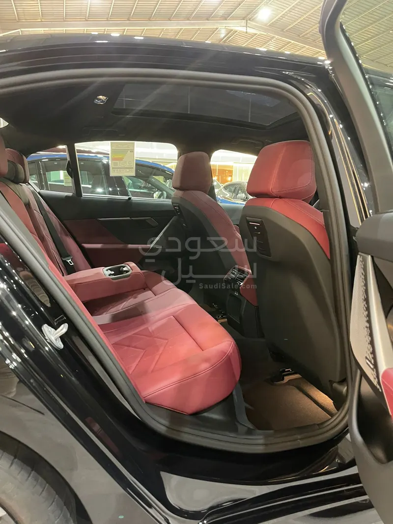 2026 BMW 5 Series 520i