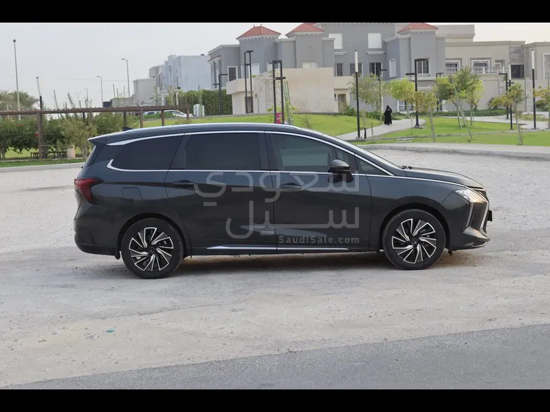 2023 فور ثينج يو تور