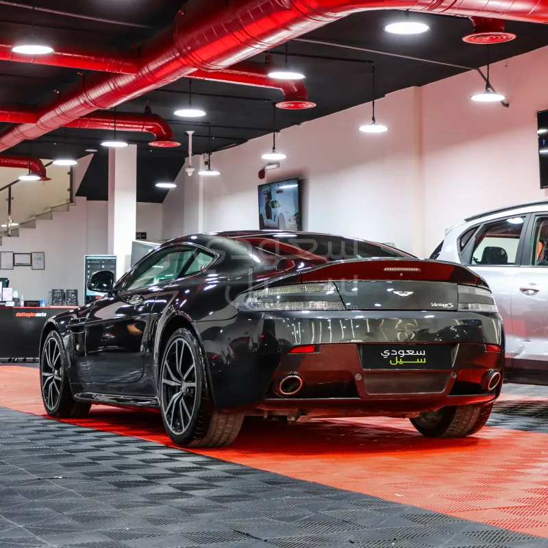 2013 Aston Martin V8 Vantage