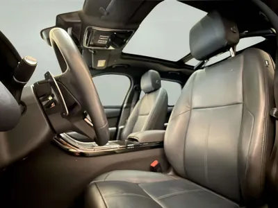 2024 Land Rover Range Rover Velar SE