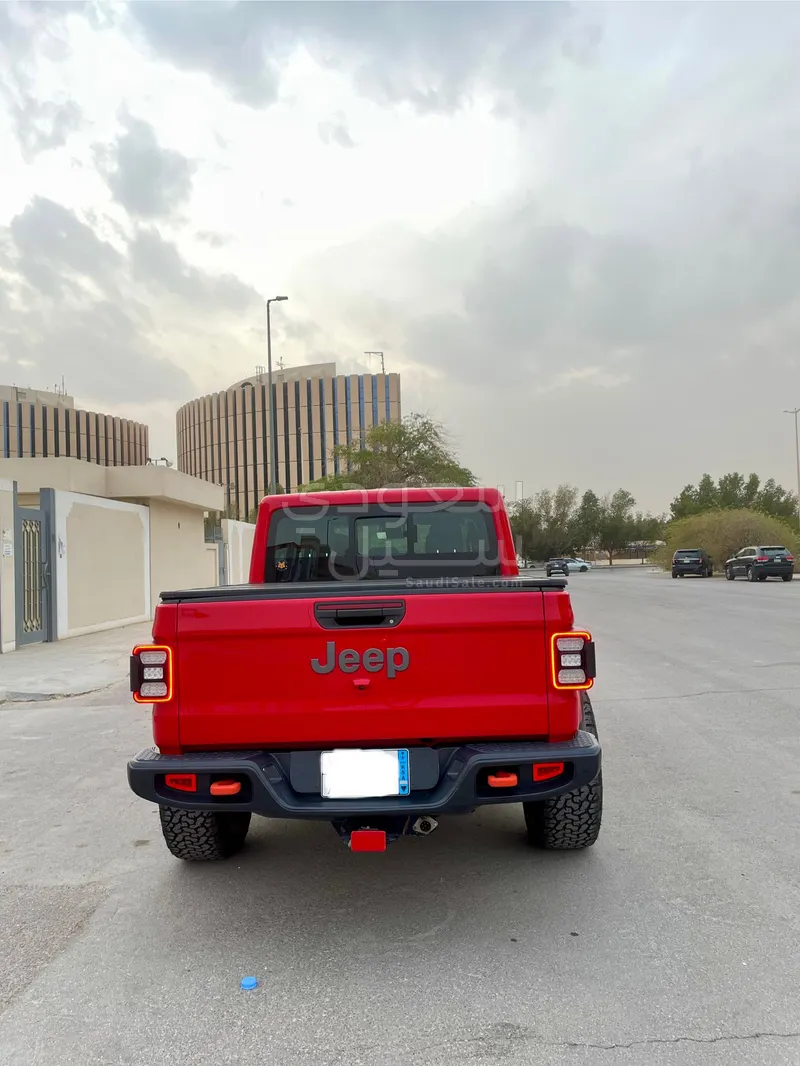 2021 جييب جلادياتور ساند رانر