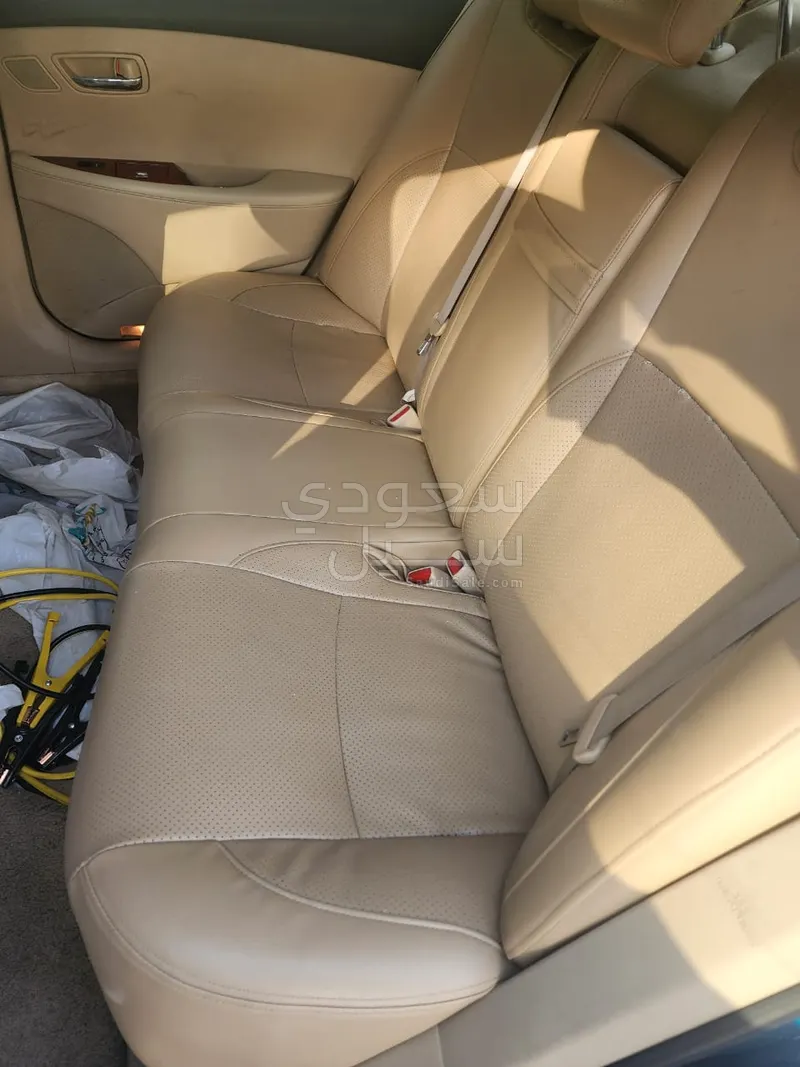2009 لكزس إي إس 350