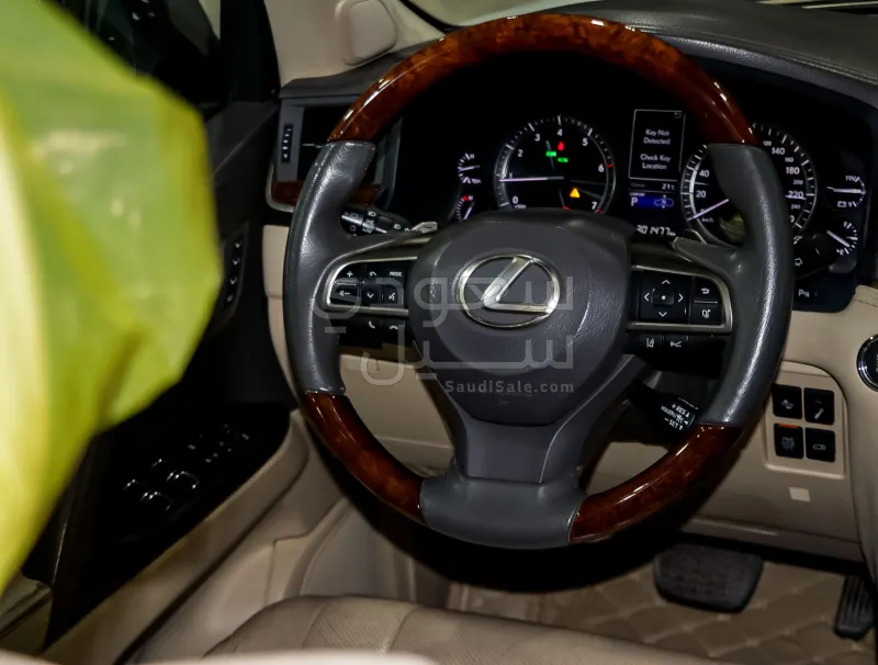 2016 Lexus LX 570
